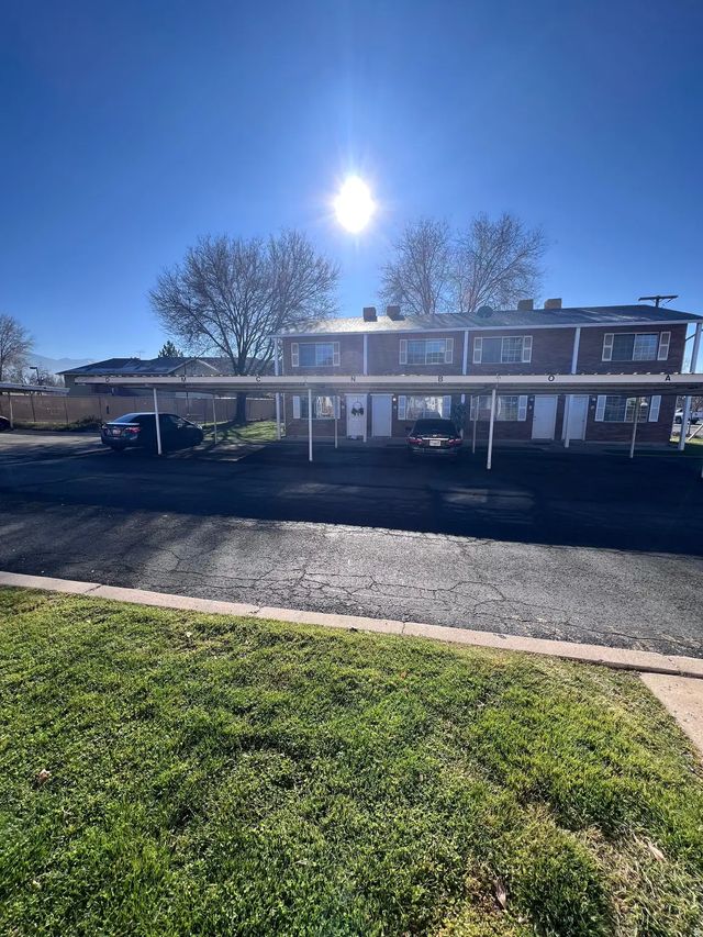 556 N Fairfield Rd D1, Layton