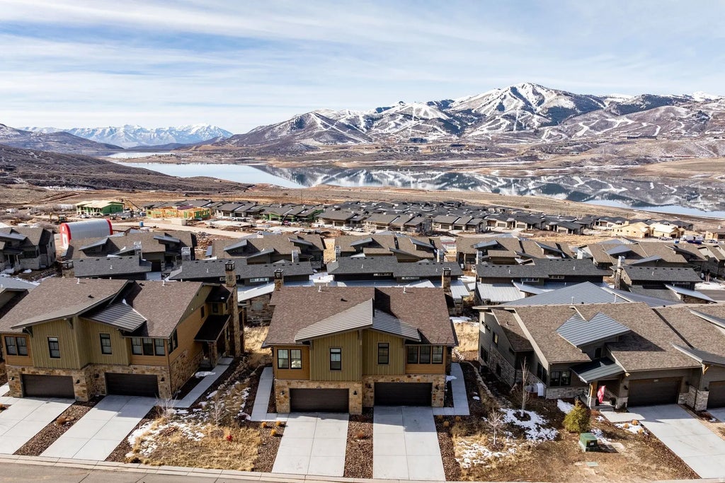 11691 N Shoreline Dr, Hideout