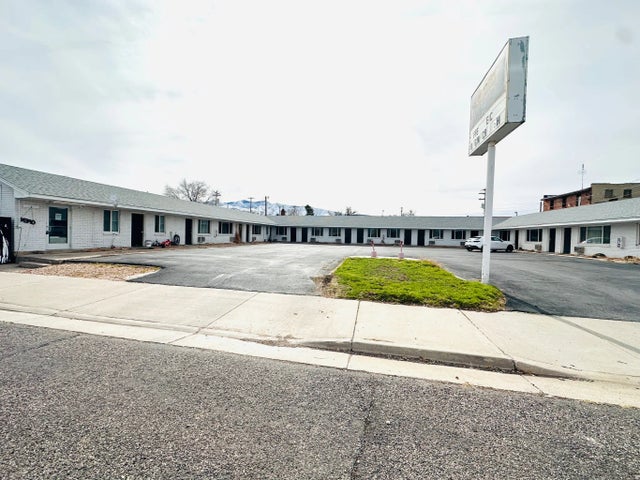 30 E Center St, Fillmore