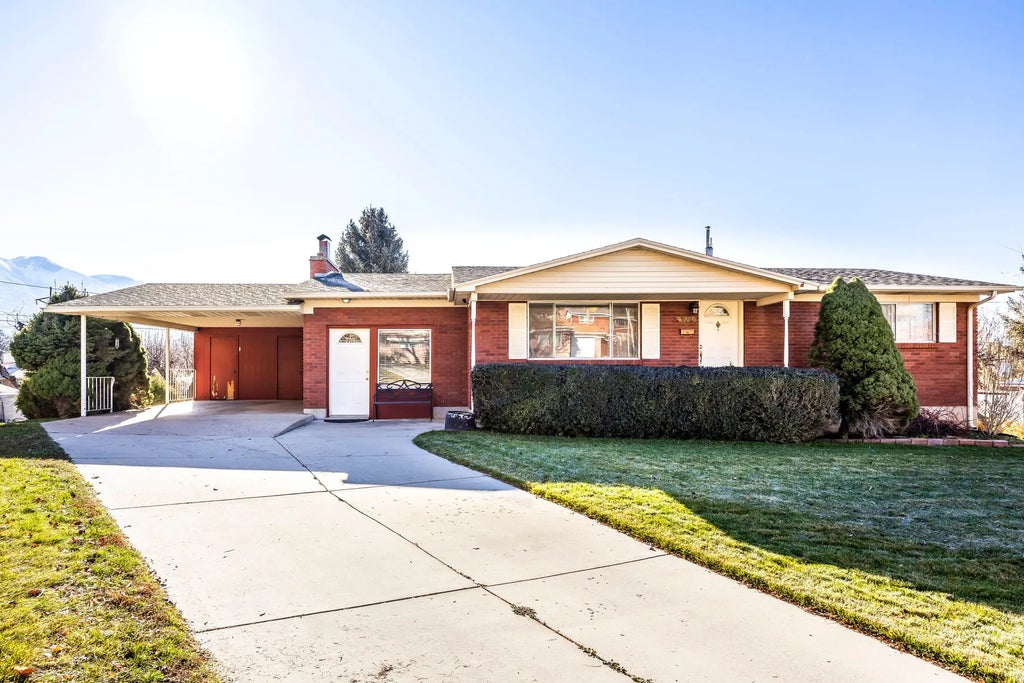 926 E 250 N, Springville