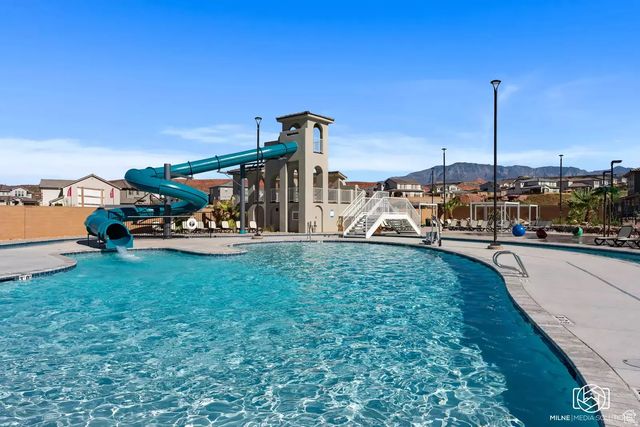 1166 N Riviera Aly, Washington