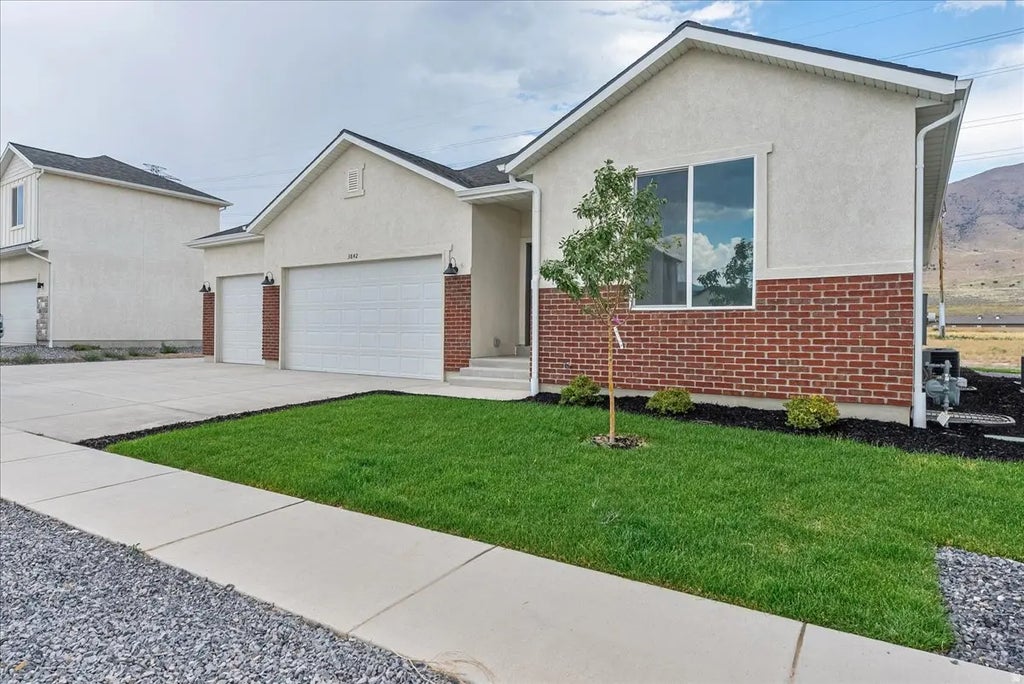 3675 N Columbine Way 381, Eagle Mountain