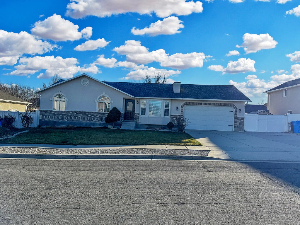 3283 W 11975 S, Riverton