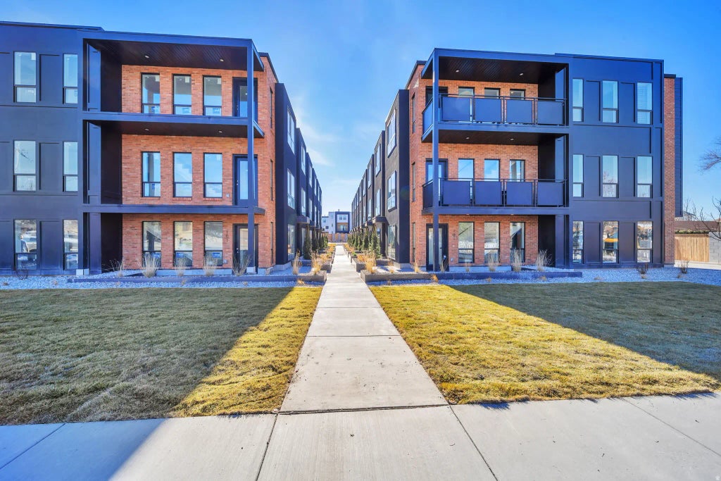 884 E Rowley Dr 107, Millcreek