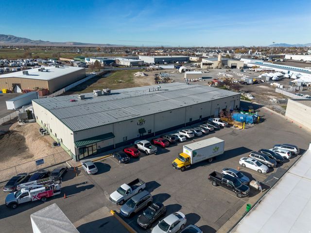 855 N Mccormick Way W, Layton