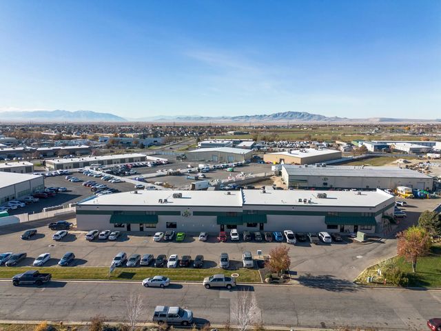 851 N Mccormick Way W, Layton