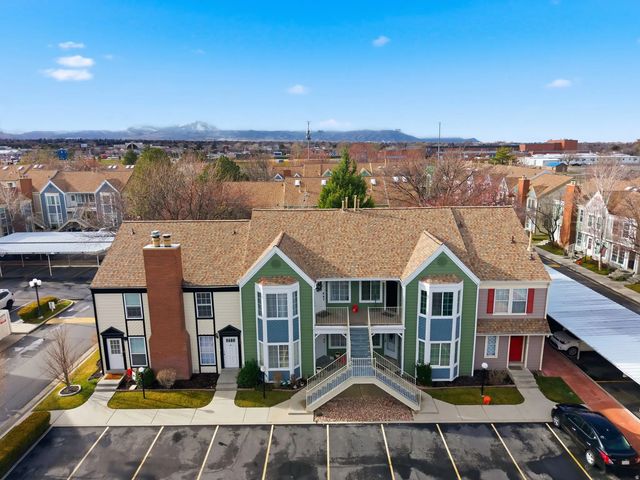 1406 W Beacon Hill Dr, Taylorsville