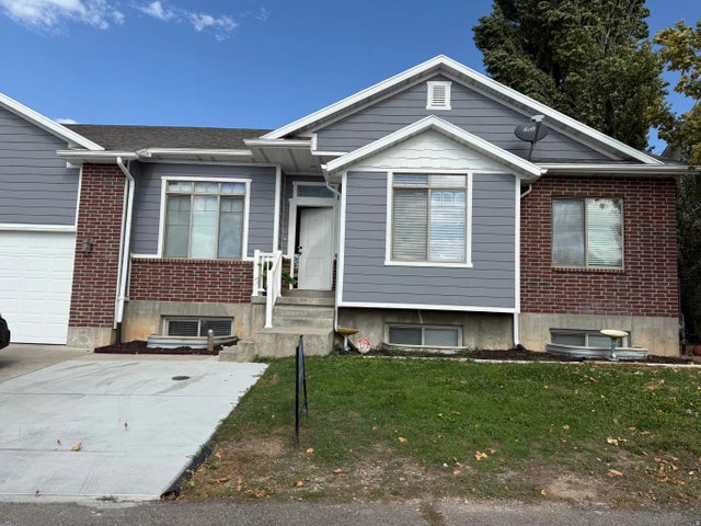 156 W 300 N, Clearfield