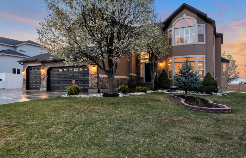 4222 W Chestnut View Dr Dr, South Jordan