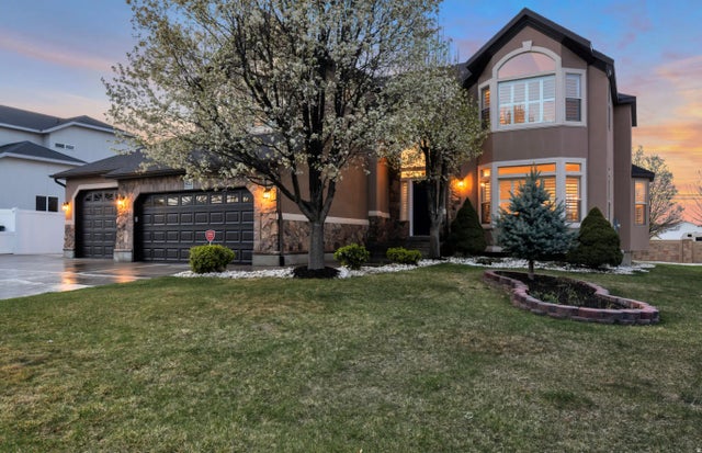 4222 W Chestnut View Dr Dr, South Jordan