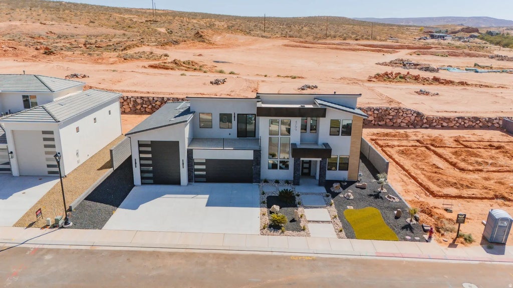 4799 W 2020 S, Hurricane