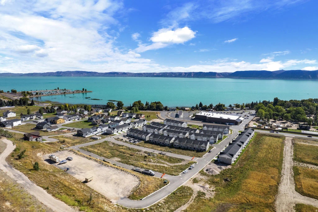 475 N Paradise Parkway Dr, Garden City