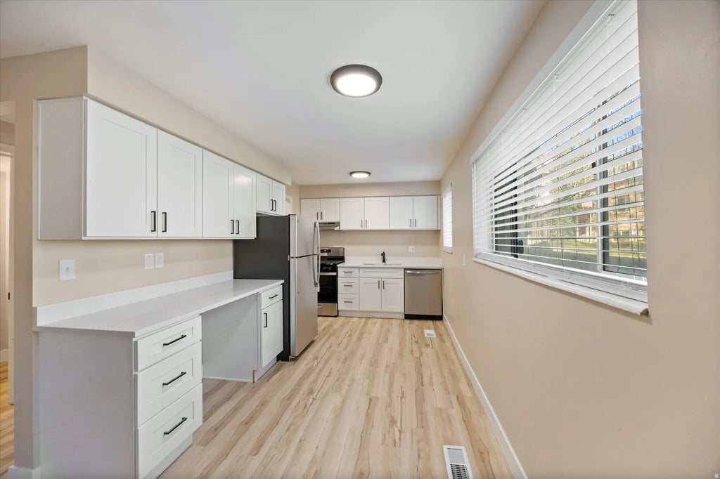 2220 E Murray Holladay Rd 110, Holladay