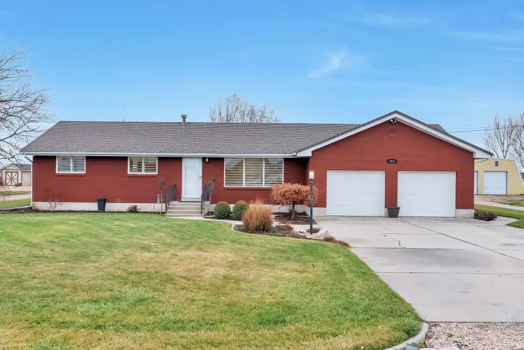 3855 W 2600 N, Plain City