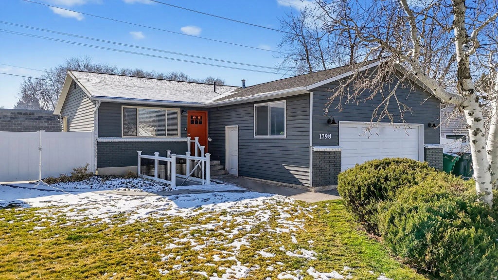 1798 E Sunrise Meadow Dr, Sandy