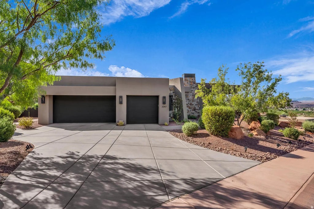 2047 W Cougar Rock Cir, St. George