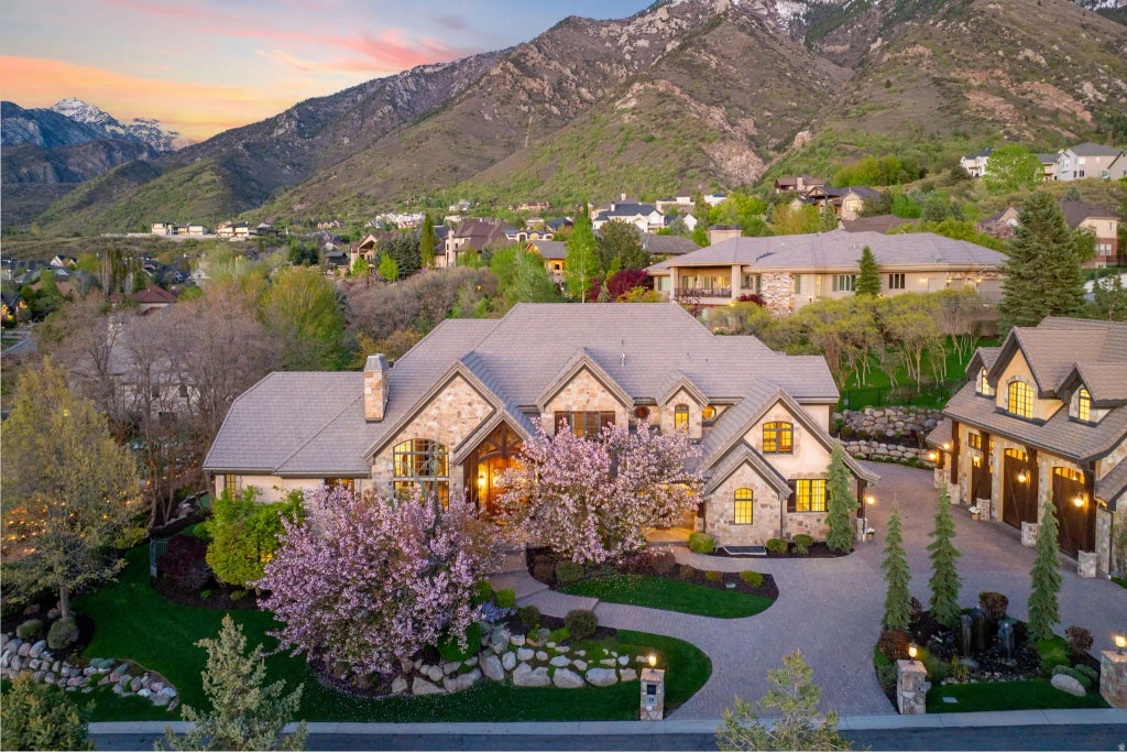 18 Snow Forest Ln, Sandy