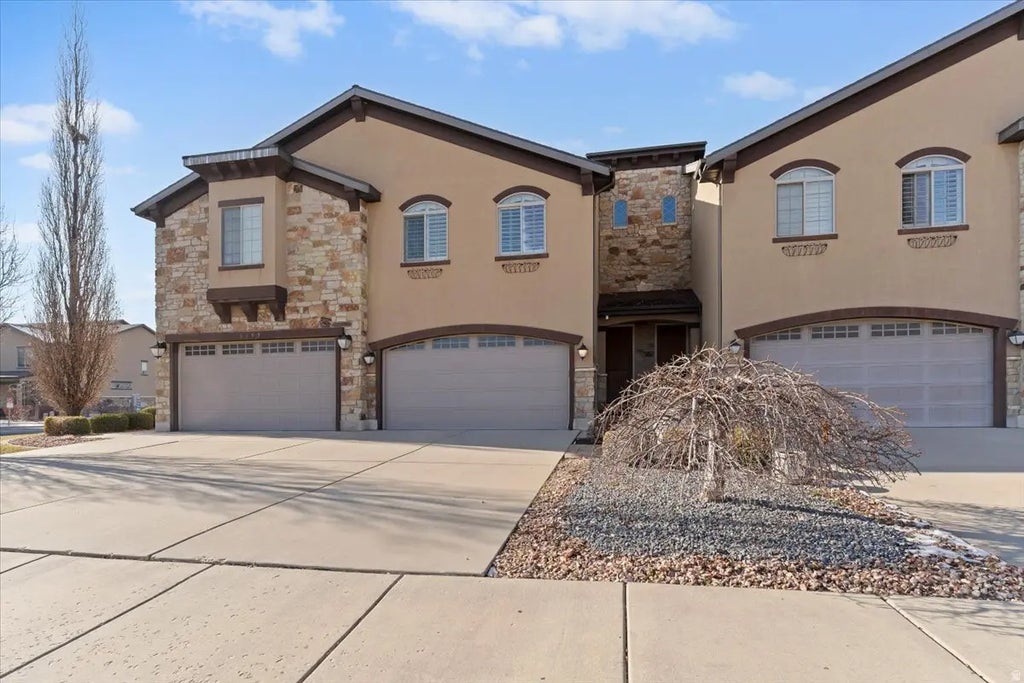 6189 S 1550 E, South Ogden