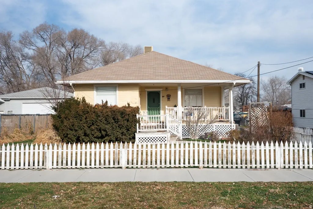 37 E Clark St, Grantsville