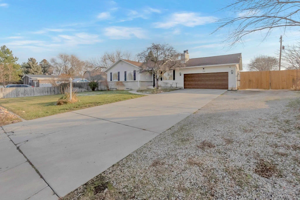 2741 W Haun Dr, West Jordan