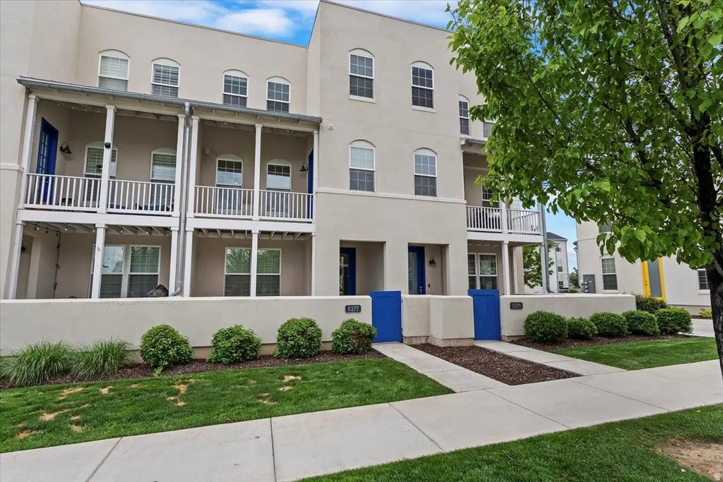 5377 W Bowstring Way, South Jordan