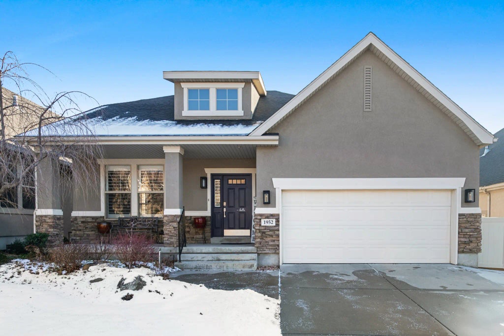 1952 E Bluffside Cir, Sandy