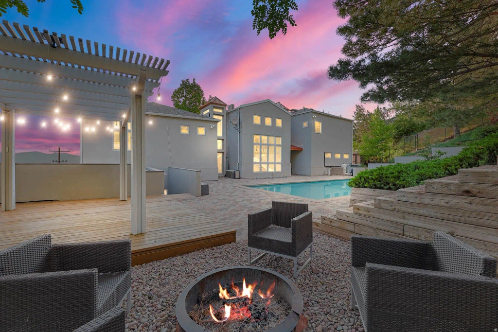 2093 S Lakeline Dr, Salt Lake City