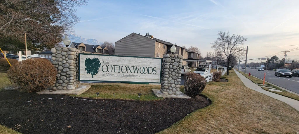 6129 S 1300 E V, Cottonwood Heights