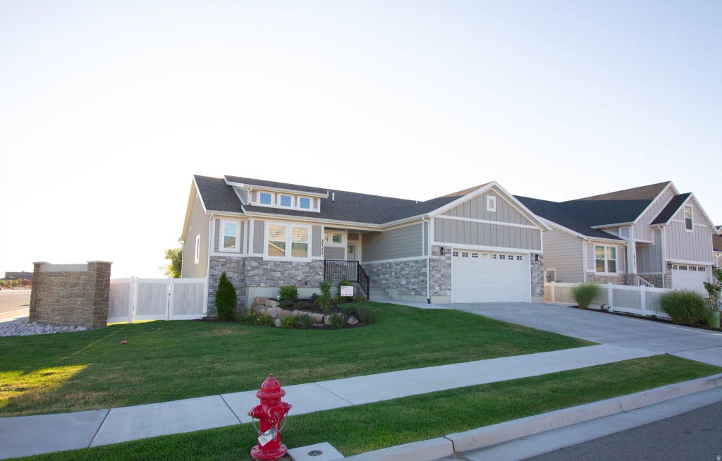 2717 N 825 W 28, Pleasant View