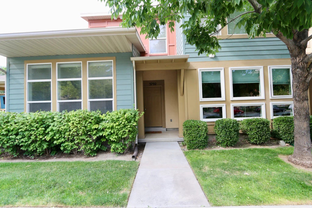 3792 W Lilac Heights Dr, South Jordan