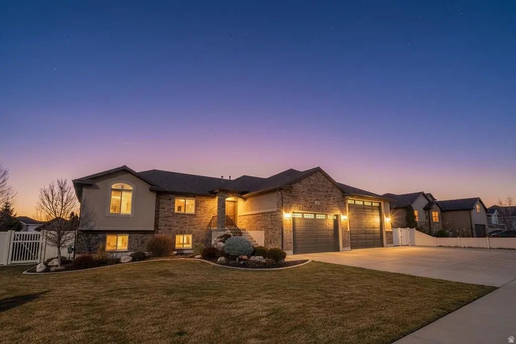 2624 W 2225 N, Farr West