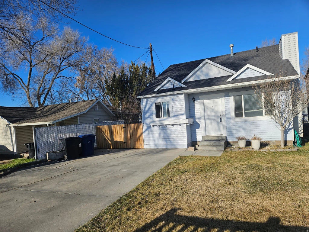 8094 W 2700 S, Magna