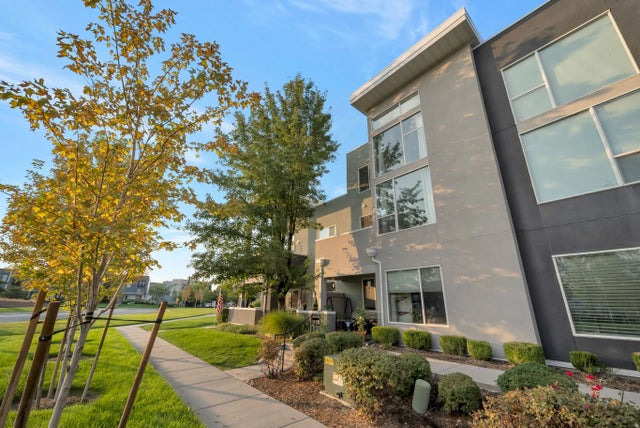 4528 W South Jordan Pkwy #109, South Jordan