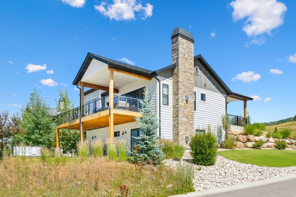 4377 N Seven Bridges Rd 210, Eden