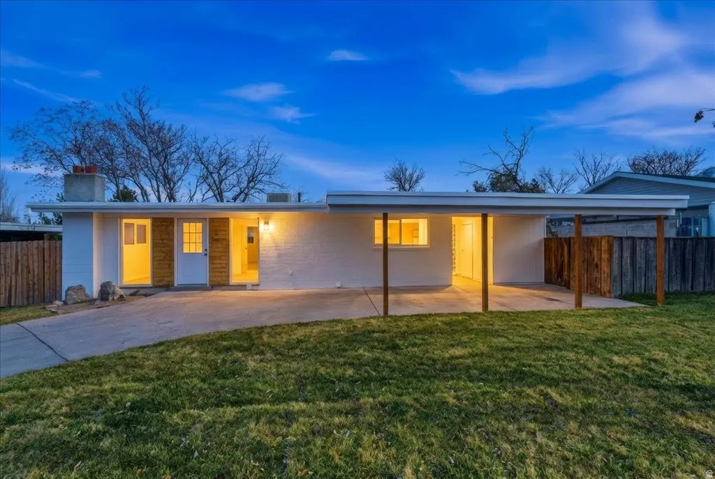 941 E Carnation Dr, Sandy