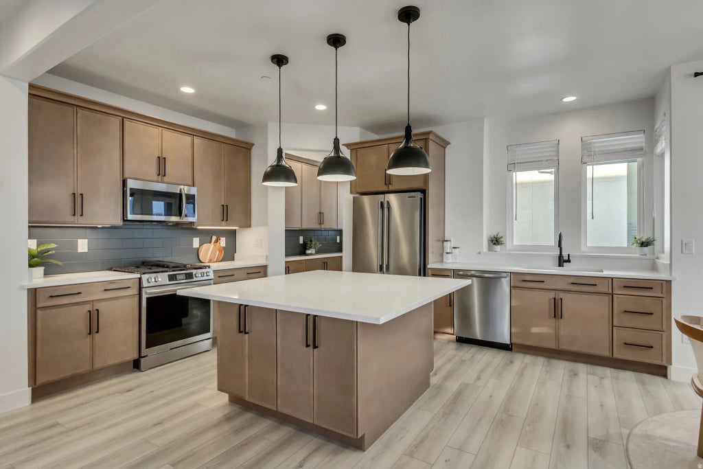 10974 S Lake Run Rd W 160, South Jordan