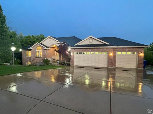 1921 Mohawk Ln, Ogden