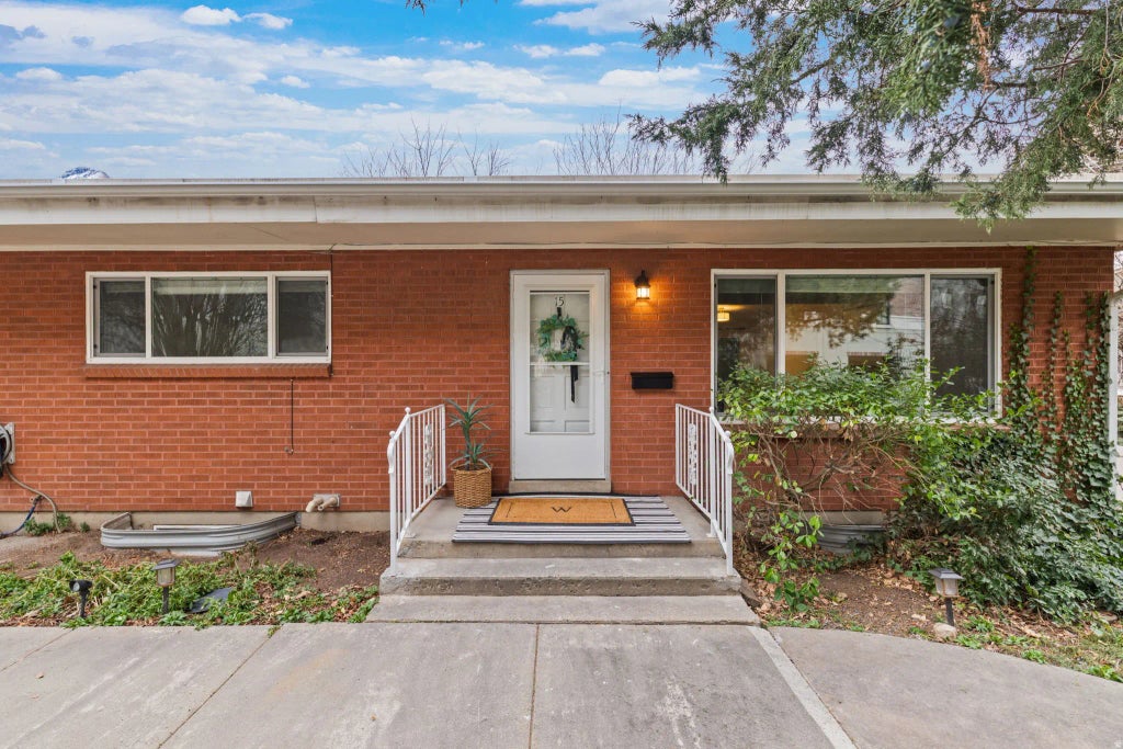 2270 E Murray Holladay Rd 15, Holladay