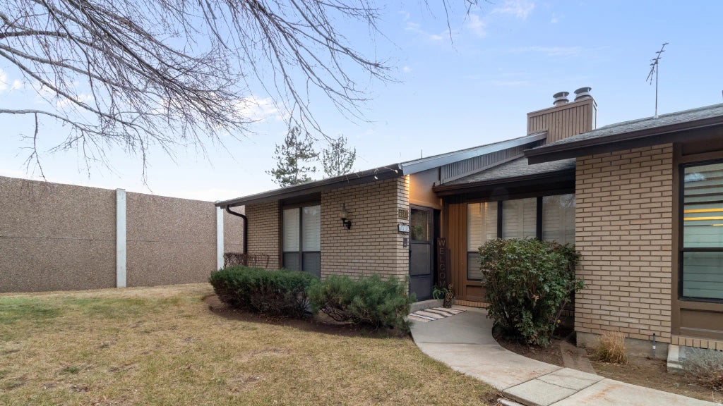 6587 S 1570 E, Murray