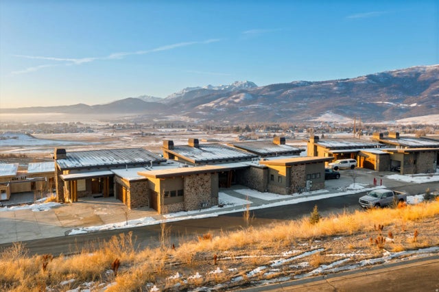 5338 E 3425 N 1001, Eden