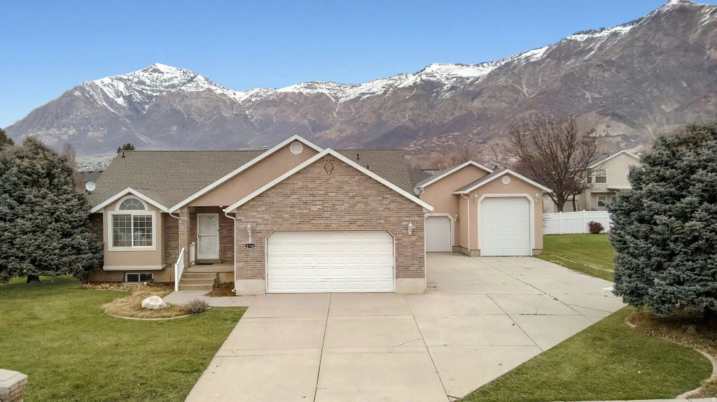 1114 E 2600 N, North Ogden