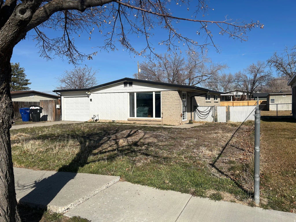 1107 E Serpentine Way S, Sandy