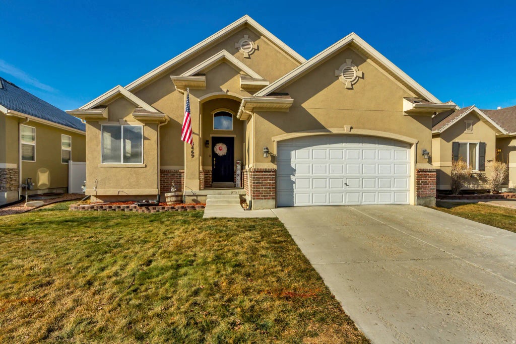 5469 N Brienne Way E, Stansbury Park