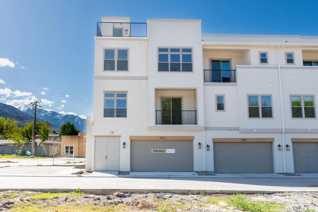 2172 E Rising Wolf Ln S 16, Holladay
