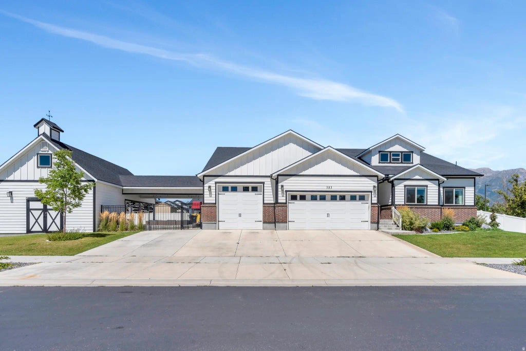 583 E Parker Pl, Vineyard