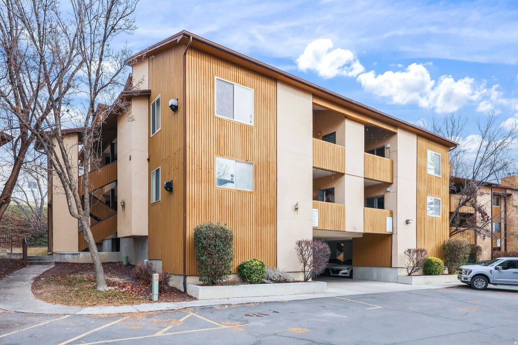 9153 S Jefferson Pl, Sandy