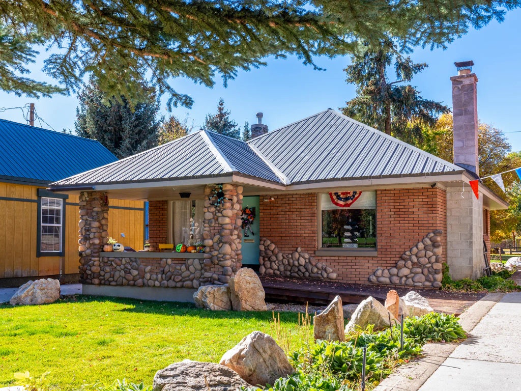 237 S 7400 E, Huntsville