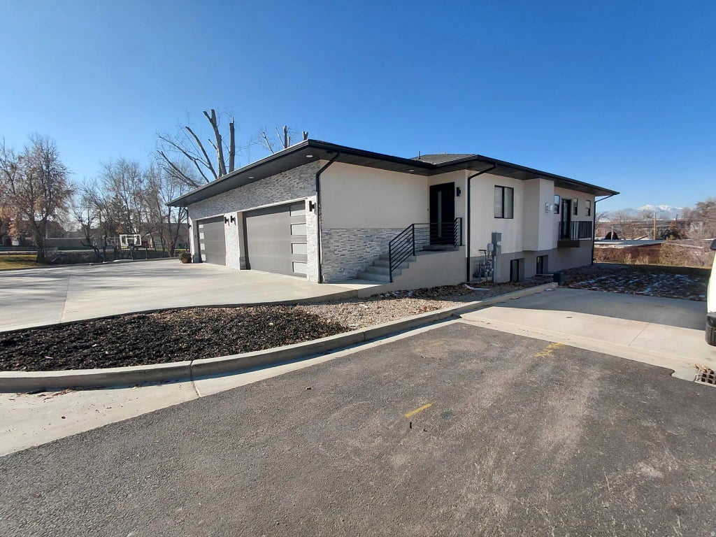 7230 S 525 E, Midvale
