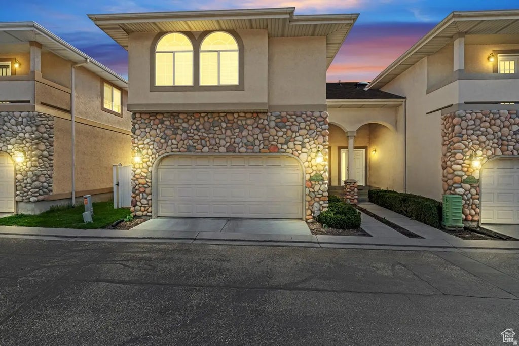 7819 S Spruce Tree Ln, Sandy