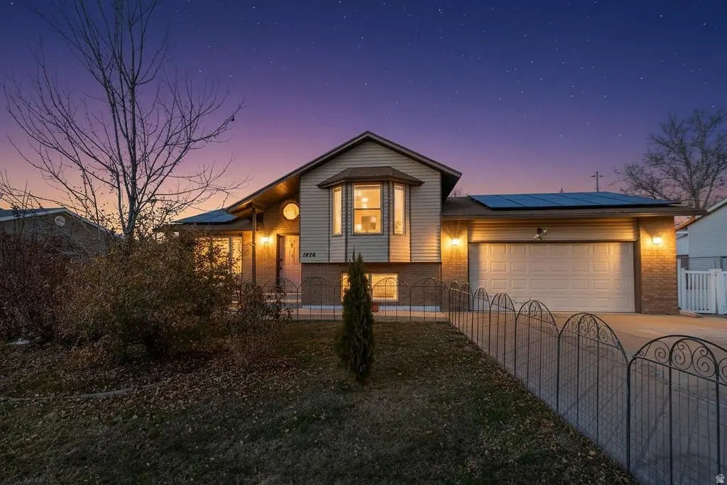 1876 W 2400 S, Syracuse